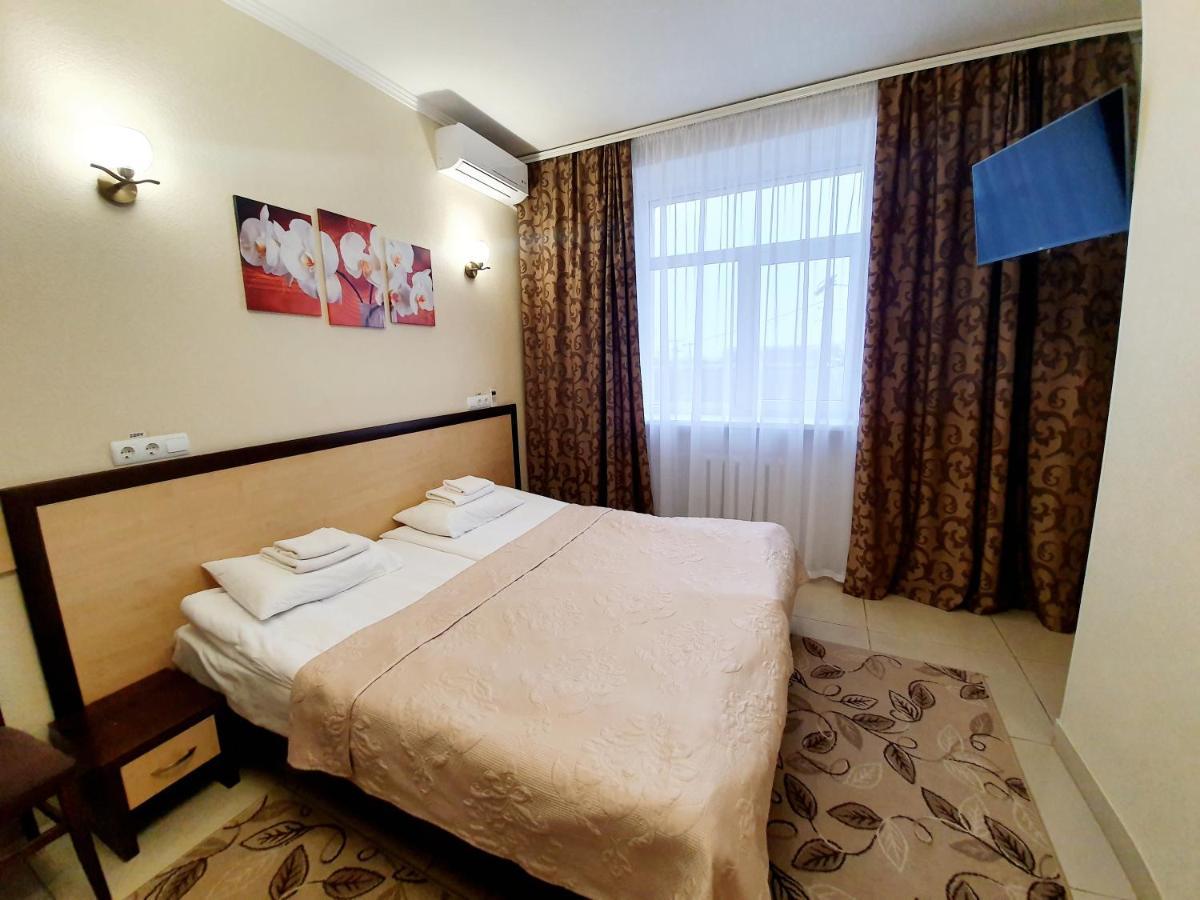 Hotel Sluch Starokostyantyniv Zewnętrze zdjęcie
