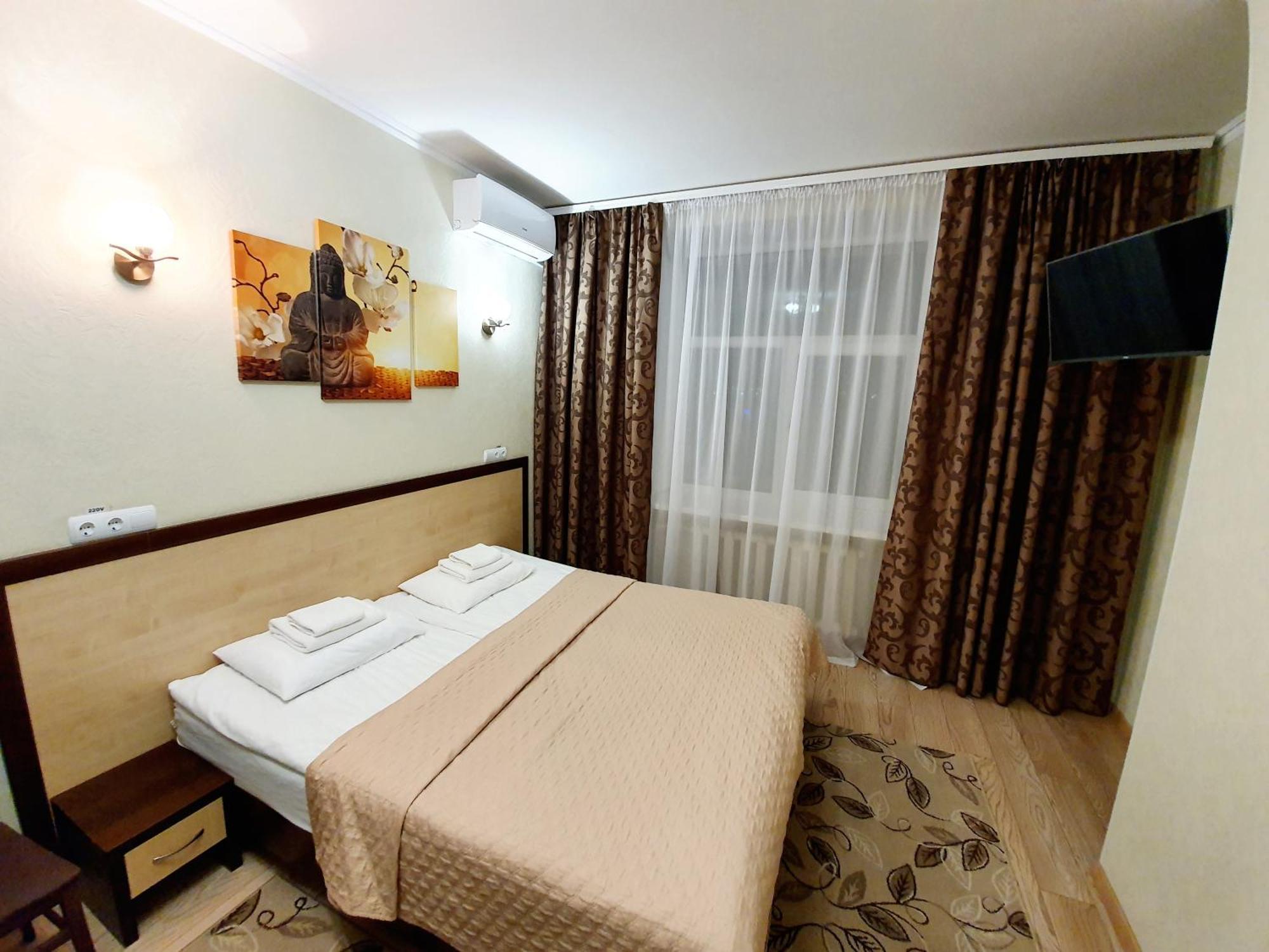 Hotel Sluch Starokostyantyniv Pokój zdjęcie
