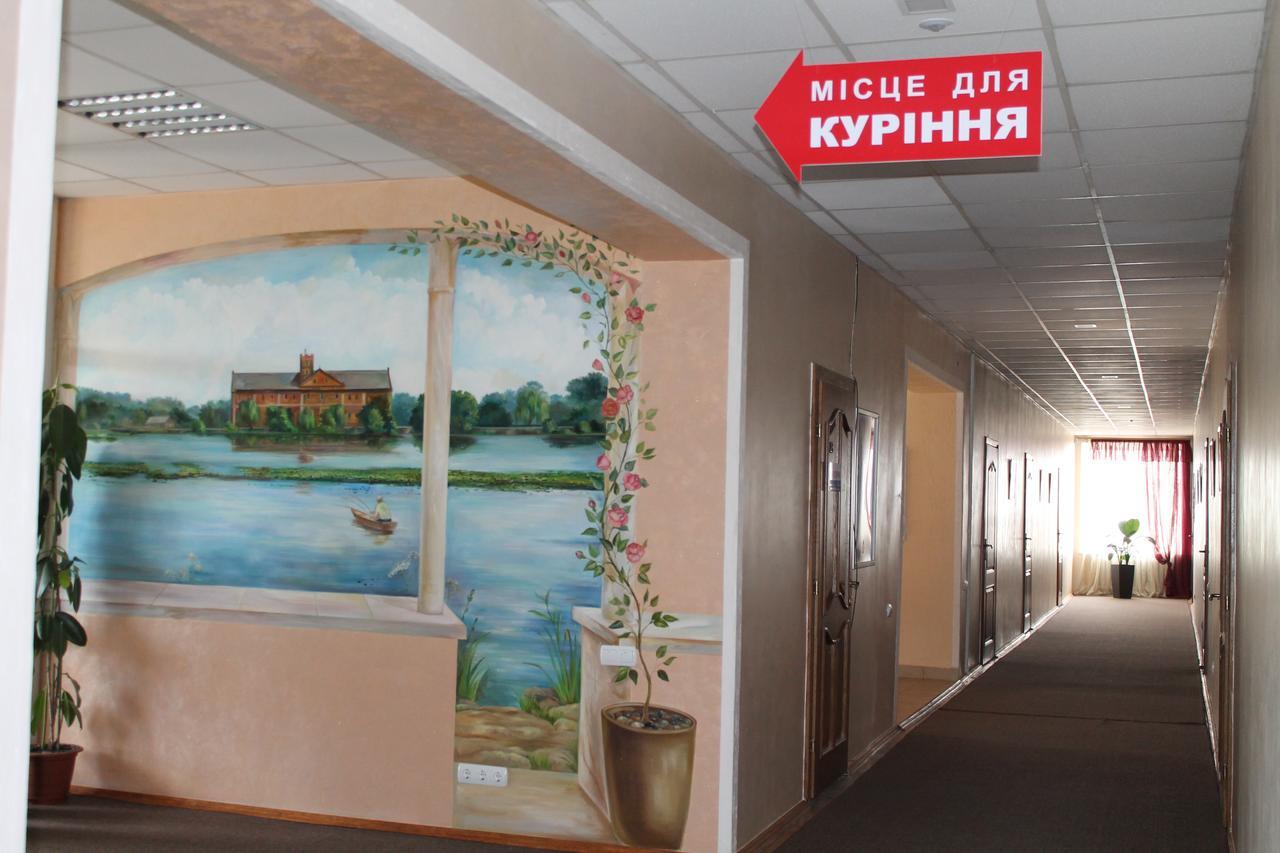 Hotel Sluch Starokostyantyniv Zewnętrze zdjęcie